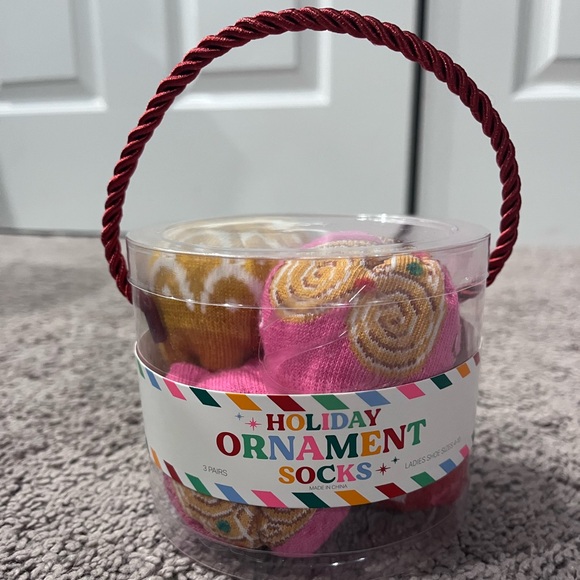 Holiday sock gift package - three pairs of festive socks (shoe size 4-10) - Picture 4 of 4